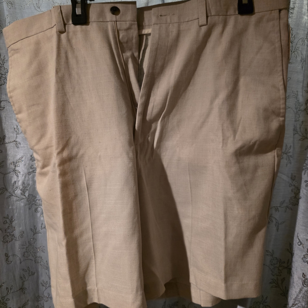 Haggar Men's Tan Flat Front Shorts 38 Waist Brand New